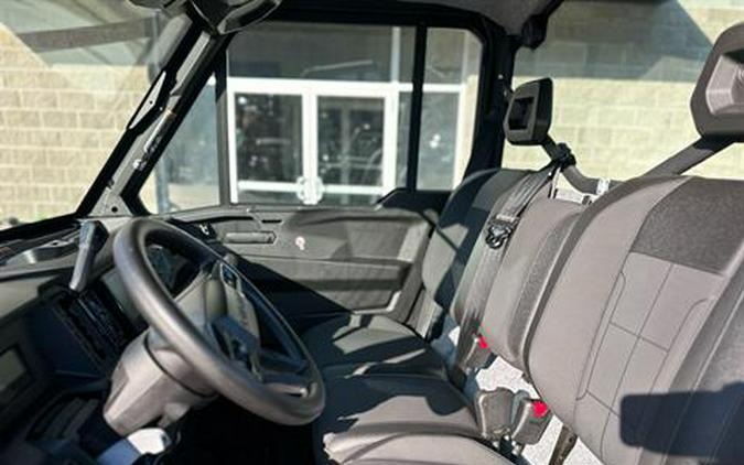 2026 Can-Am Defender XT CAB HD11