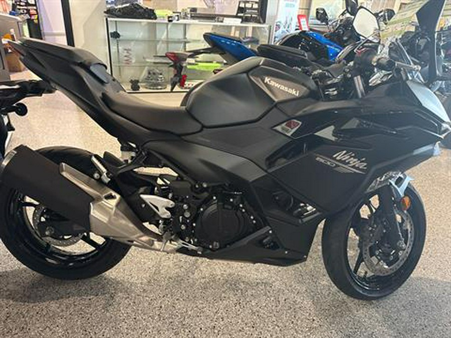 2026 Kawasaki Ninja® 500