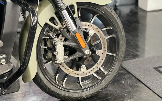 2025 Indian Motorcycle Challenger® Dark Horse® 112