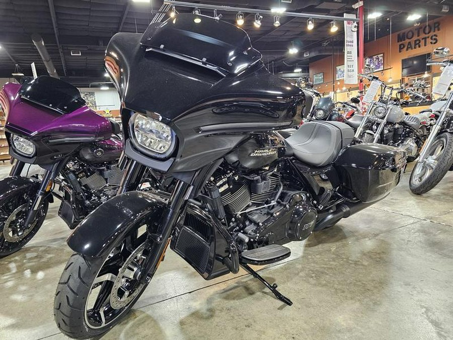 2025 Harley-Davidson® FLHX - Street Glide®