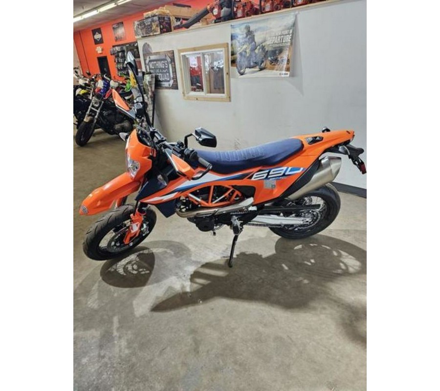 2023 KTM SMC 690 R