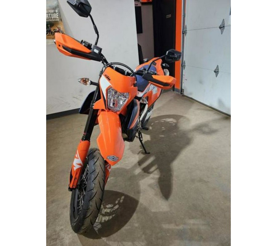 2023 KTM SMC 690 R