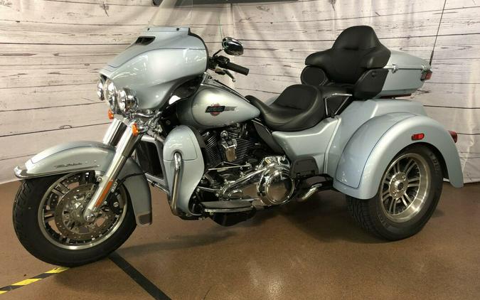 FLHTCUTG 2023 Tri Glide Ultra