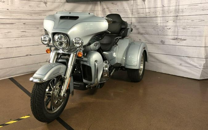 FLHTCUTG 2023 Tri Glide Ultra