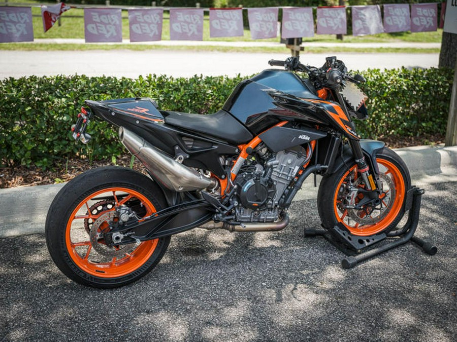 2022 KTM 890 Duke R