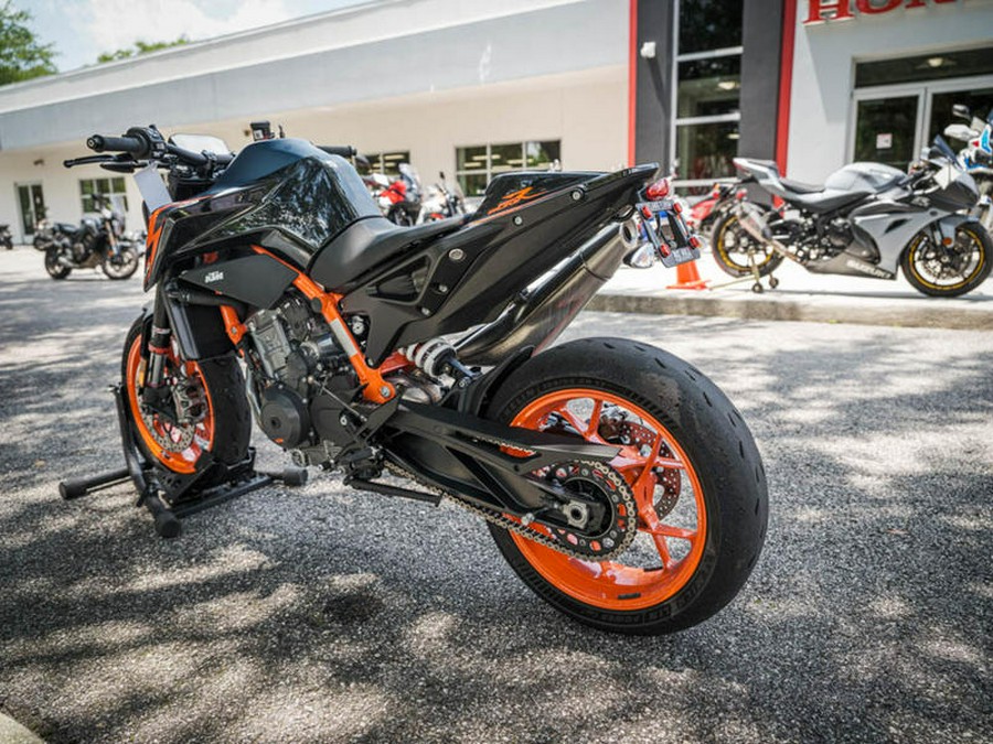 2022 KTM 890 Duke R