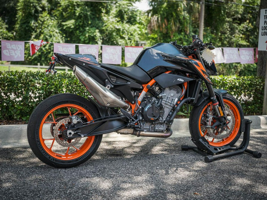 2022 KTM 890 Duke R