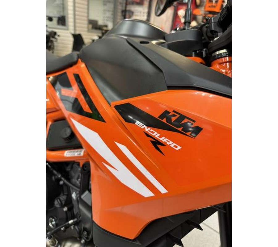 2025 KTM 390 Enduro R