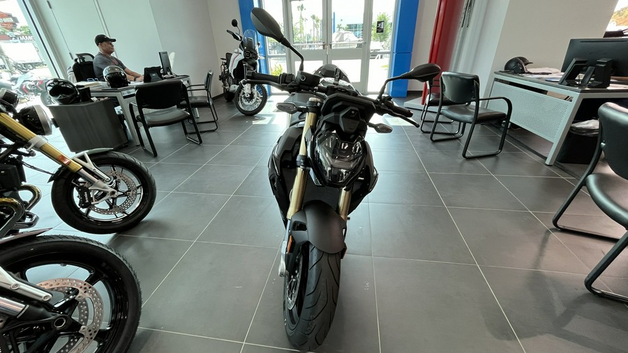 2024 BMW S 1000 R