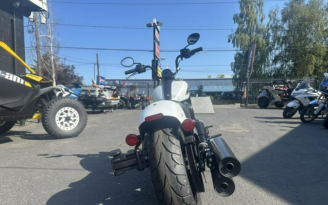 2024 Indian Motorcycle® Chief Bobber ABS Ghost White Metallic Smoke