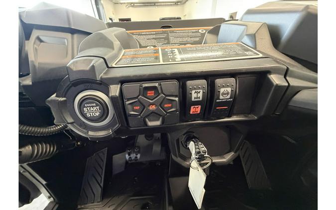 2026 COMMANDER XT 700 - Can-Am