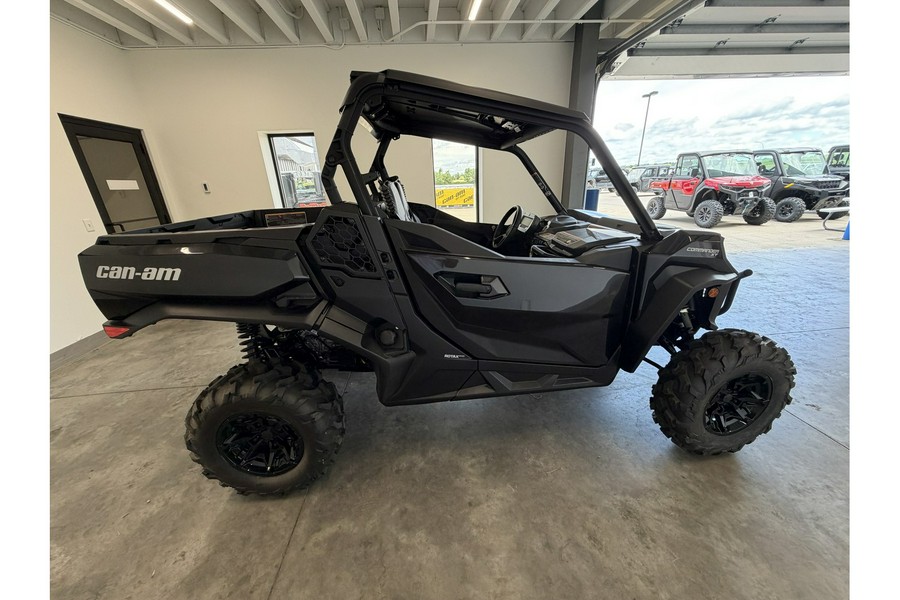 2026 COMMANDER XT 700 - Can-Am