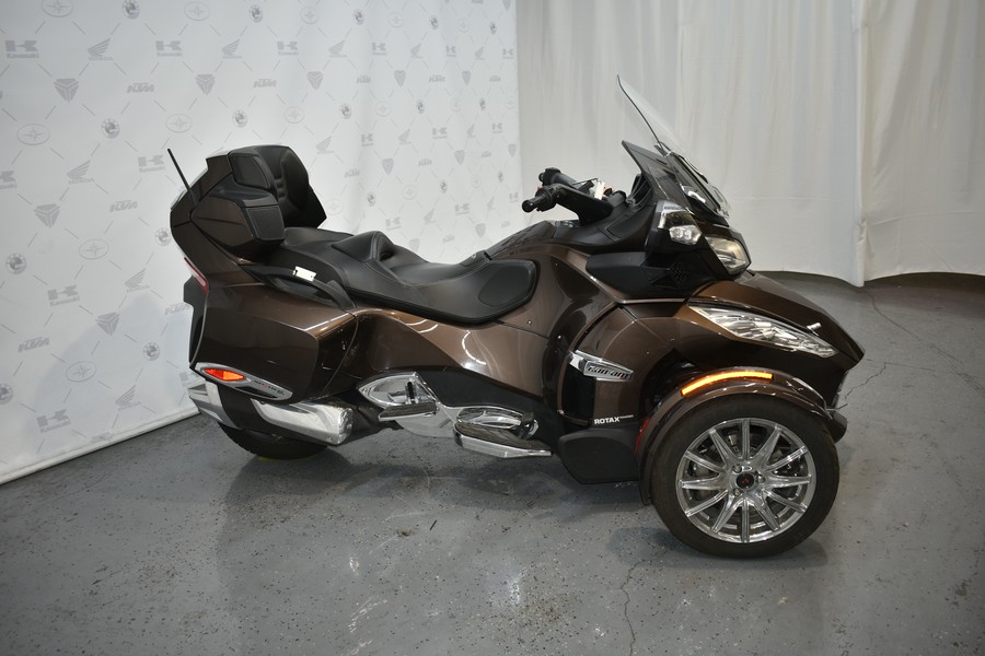 2013 Can-Am™ Spyder RT-S