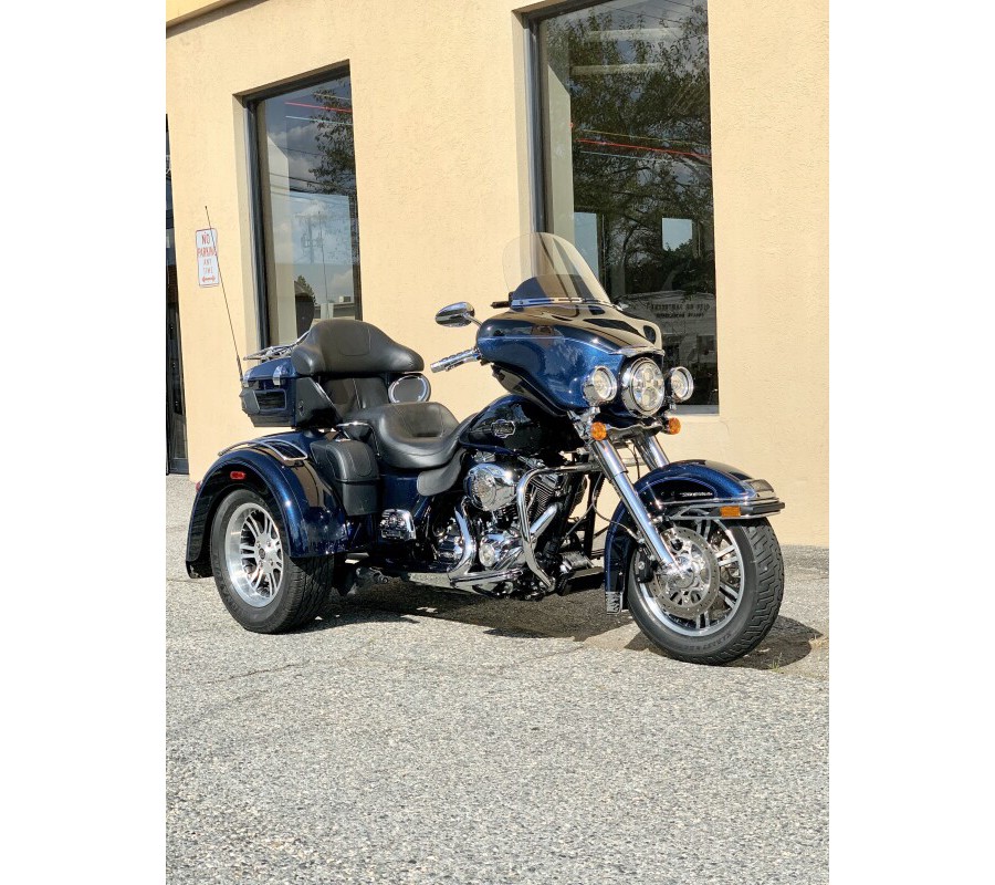 2012 Harley-Davidson Tri Glide FLHTCUTG - LOADED WITH ACCESSORIES