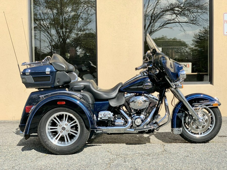 2012 Harley-Davidson Tri Glide FLHTCUTG - LOADED WITH ACCESSORIES