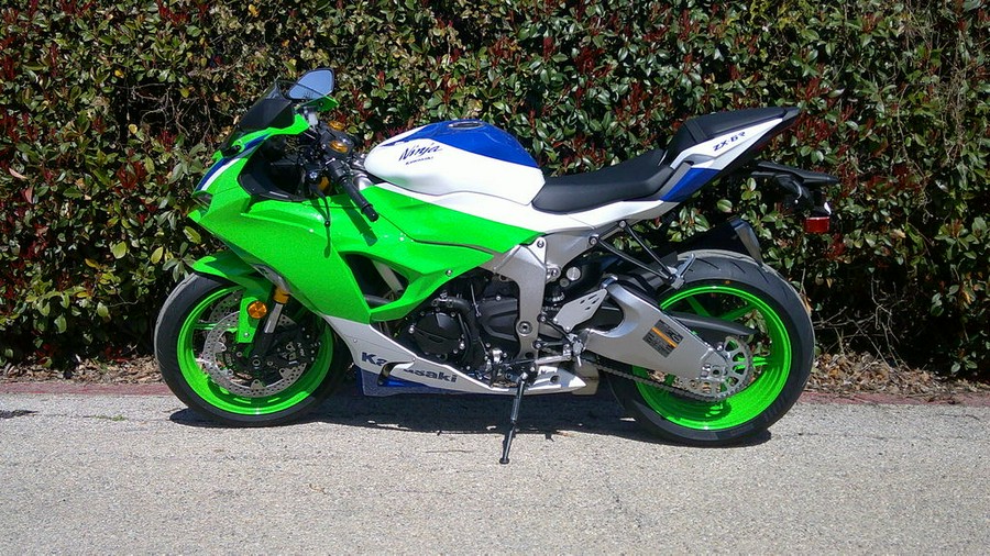 2024 Kawasaki Ninja® ZX™-6R 40th Anniversary Edition ABS