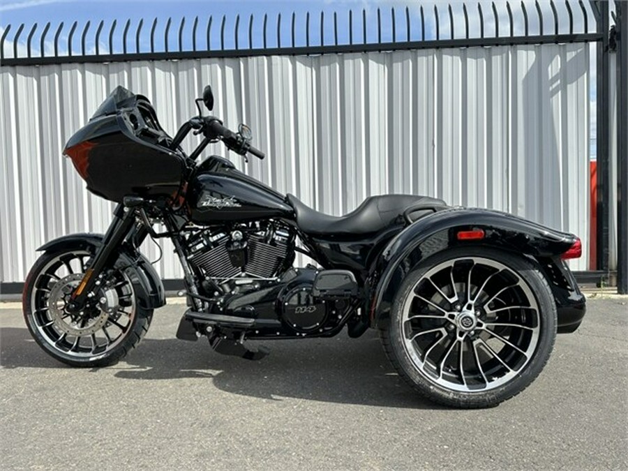 Harley-Davidson Road Glide 3 2024 FLTRT 84379161 VIVID BLACK W/ PINSTRIPE