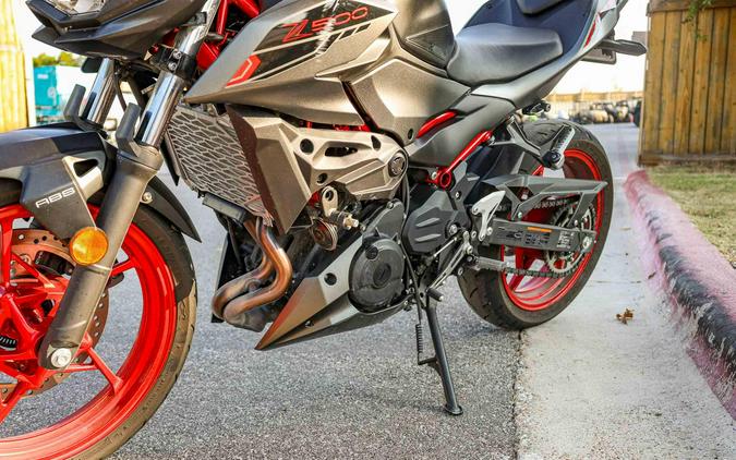2025 KAWASAKI Z500 SE ABS
