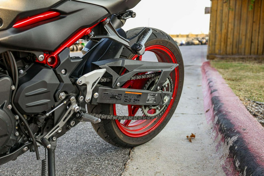 2025 KAWASAKI Z500 SE ABS