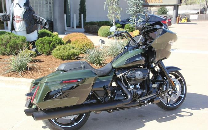 2026 Harley-Davidson Road Glide Olive Steel Metallic/Vivid Black