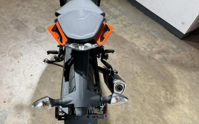 2023 KTM Duke 390