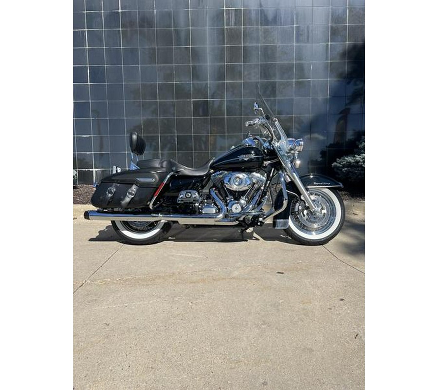 2011 Harley-Davidson® FLHRC - Road King® Classic