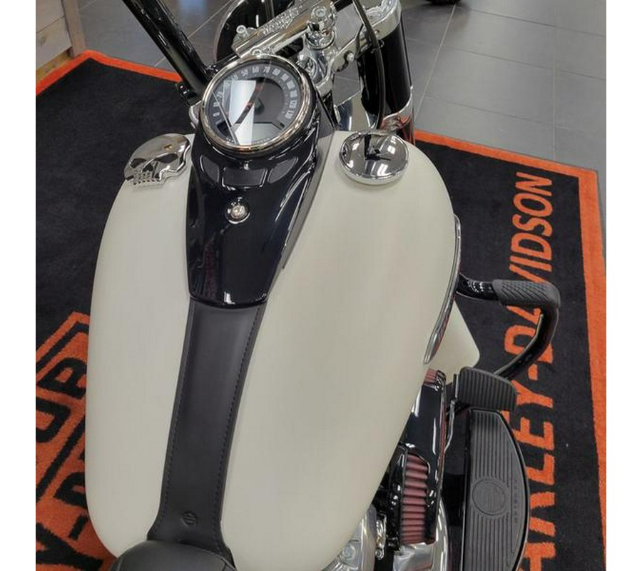 2018 Harley-Davidson® FLSL - Softail® Softail Slim®