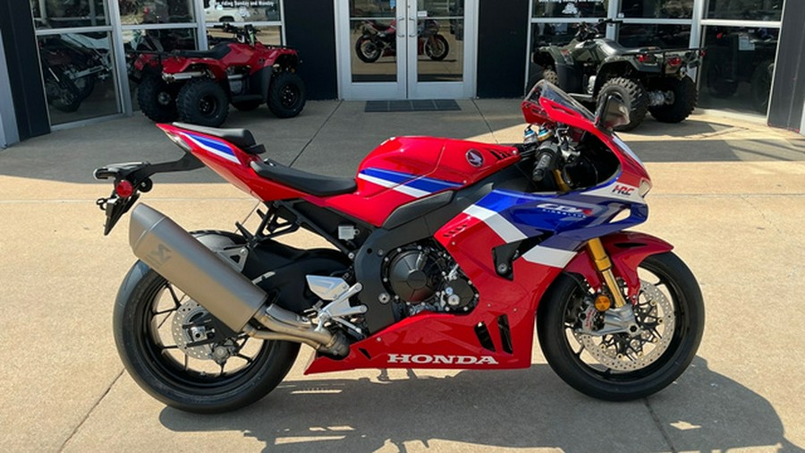 2026 Honda CBR1000RR-R Fireblade SP