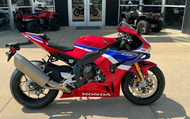 2026 Honda CBR1000RR-R Fireblade SP