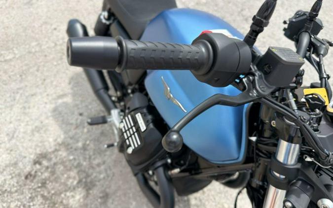2027 Moto Guzzi V7 Stone