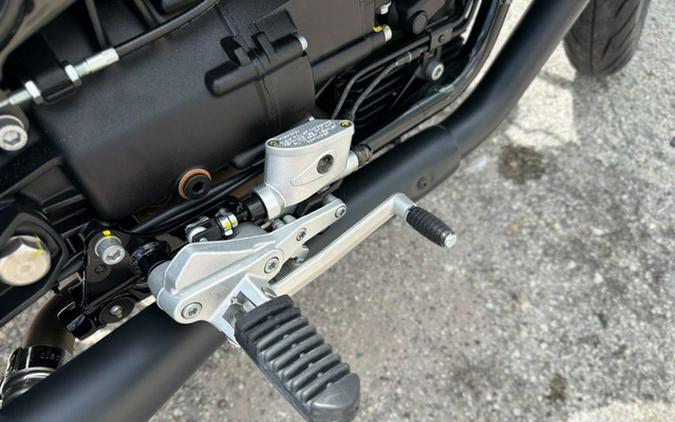 2027 Moto Guzzi V7 Stone