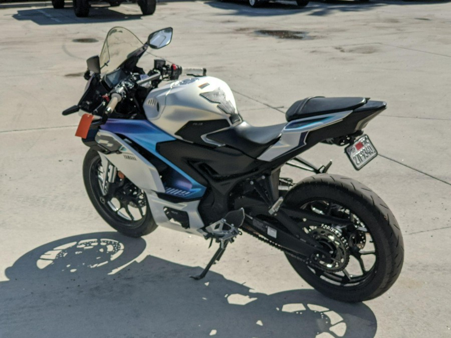 2025 Yamaha YZF-R3 ABS CA