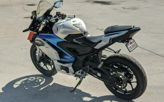 2025 Yamaha YZF-R3 ABS CA
