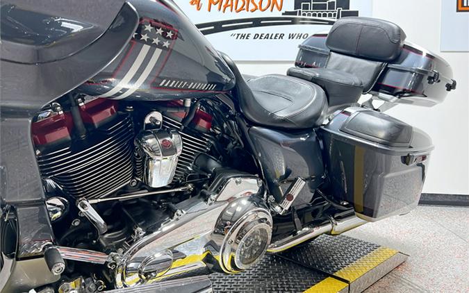 2019 Harley-Davidson CVO Road Glide FLTRXSE 22,045 Miles Lightning Silver and Charred Steel