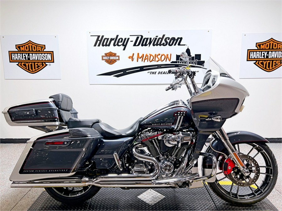 2019 Harley-Davidson CVO Road Glide FLTRXSE 22,045 Miles Lightning Silver and Charred Steel