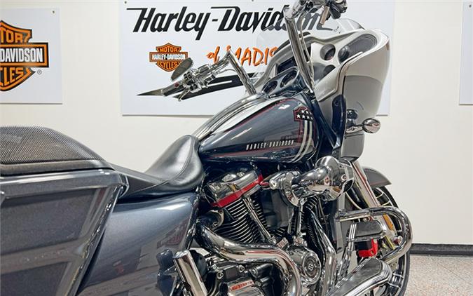 2019 Harley-Davidson CVO Road Glide FLTRXSE 22,045 Miles Lightning Silver and Charred Steel