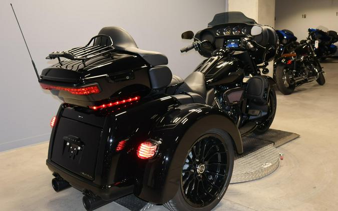 2025 Harley-Davidson Tri Glide Ultra FLHTCUTG