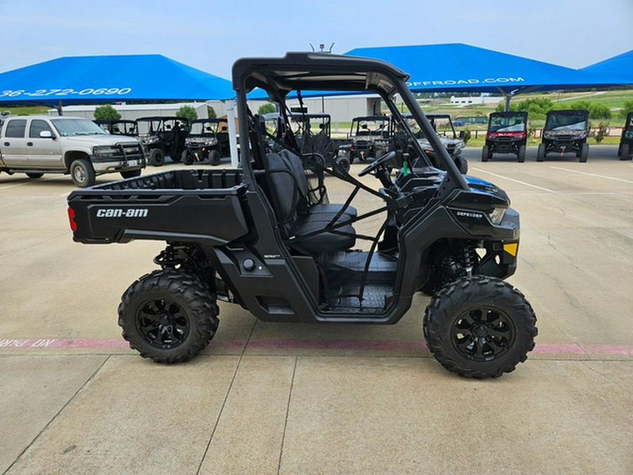 2025 Can-Am Defender DPS HD10