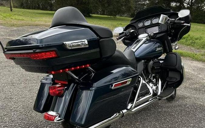 2016 Harley-Davidson® FLHTCU - Electra Glide® Ultra Classic®