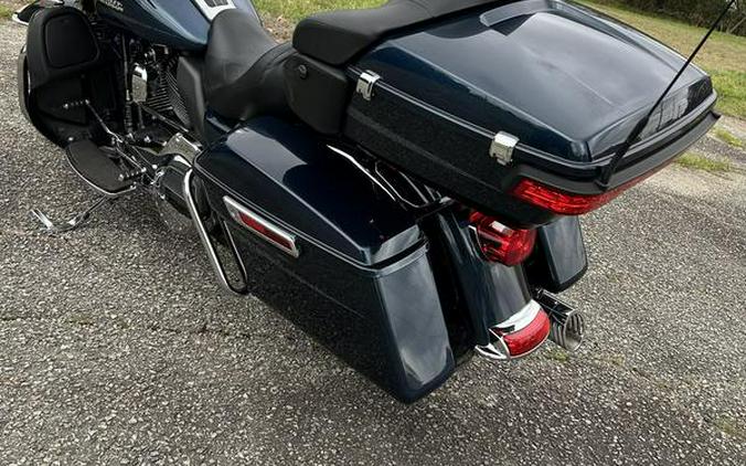 2016 Harley-Davidson® FLHTCU - Electra Glide® Ultra Classic®