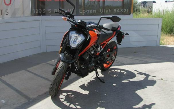 2023 KTM 200 Duke