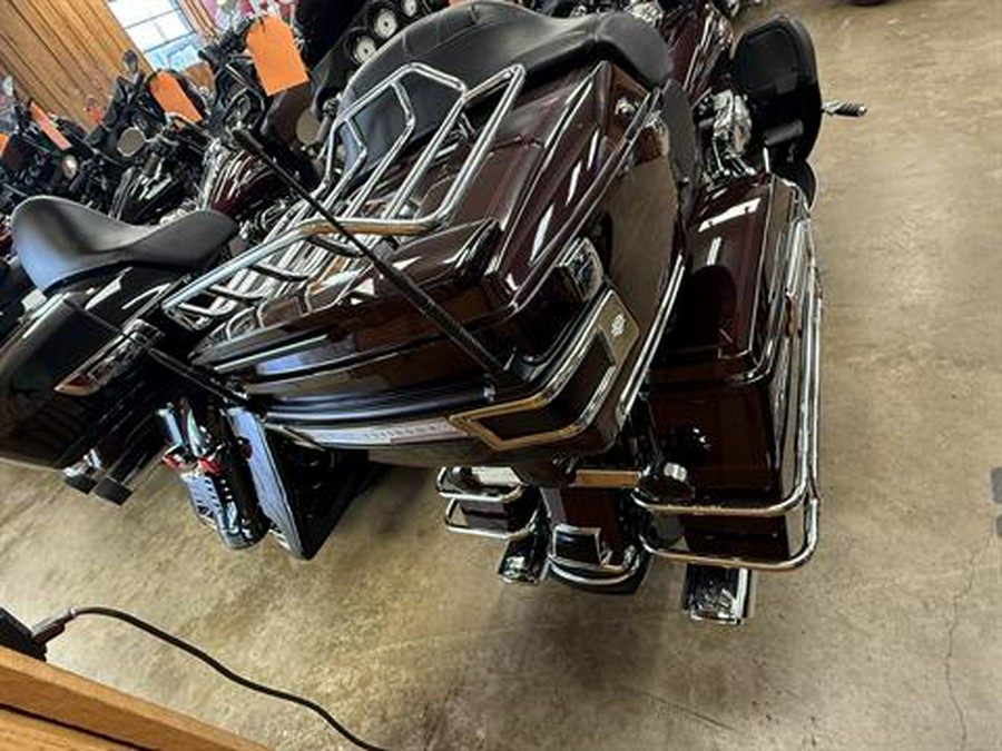 2005 Harley-Davidson FLHTCUI Ultra Classic® Electra Glide® Firefighter Special Edition