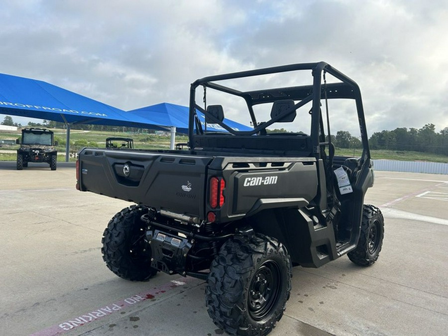 2025 Can-Am Defender HD7