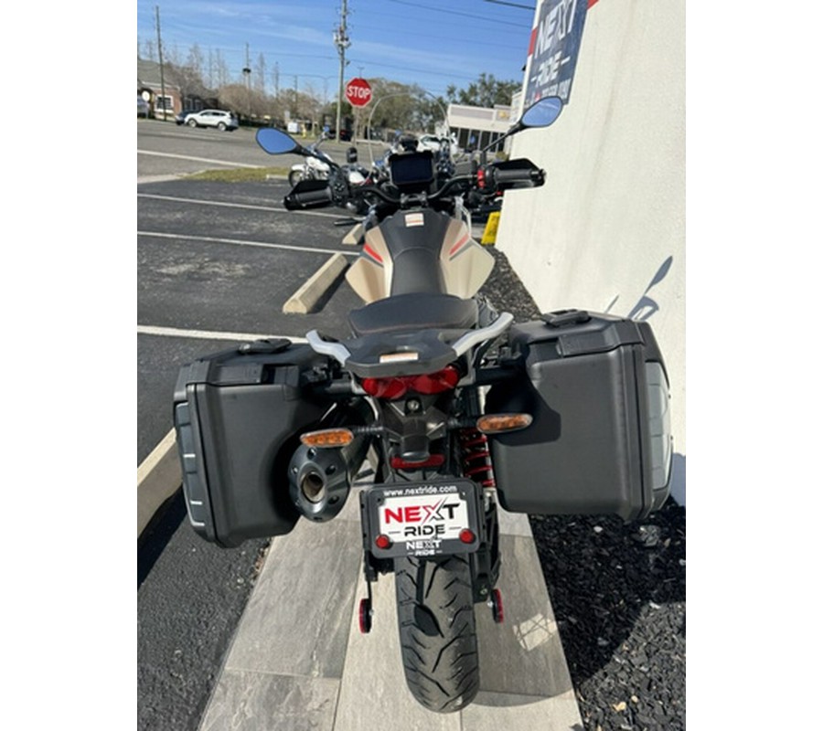 2025 Moto Guzzi V85 TT Travel