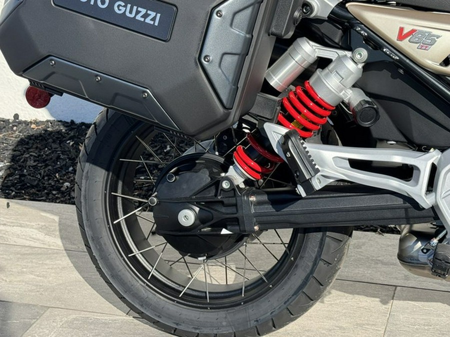 2025 Moto Guzzi V85 TT Travel