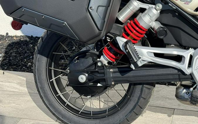 2025 Moto Guzzi V85 TT Travel