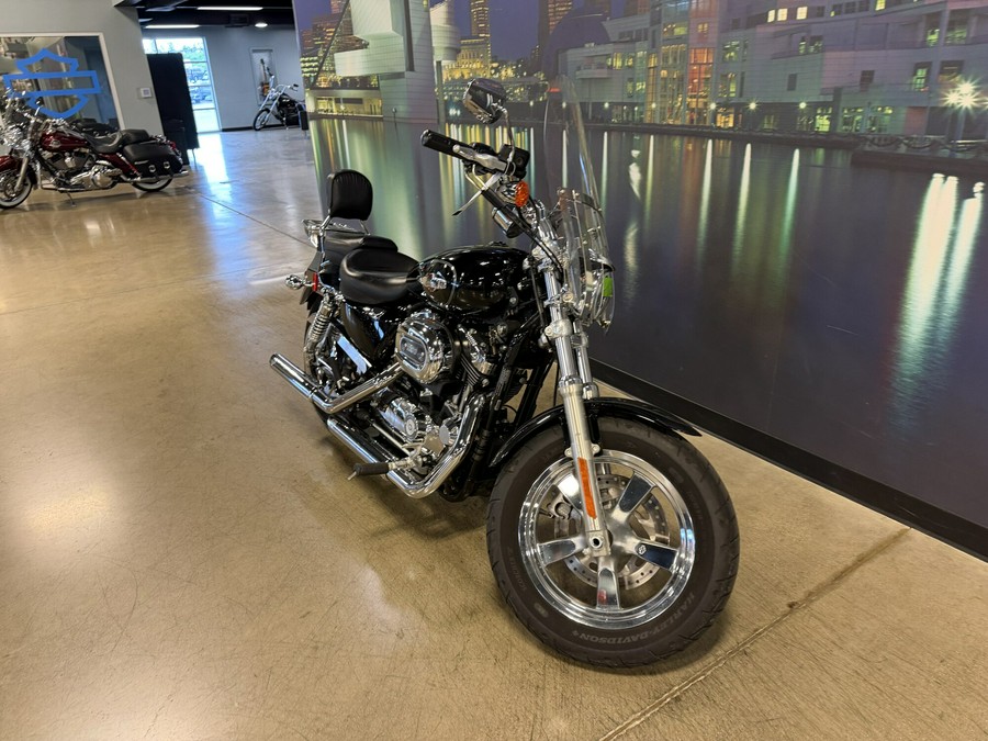 2014 Harley-Davidson 1200 Custom XL1200C