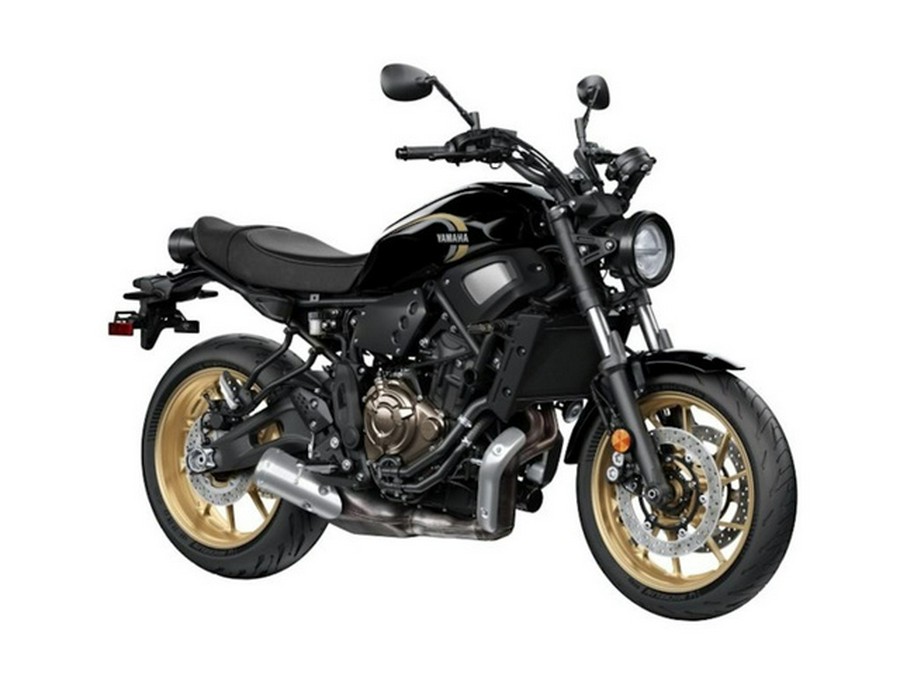 2025 Yamaha XSR 700