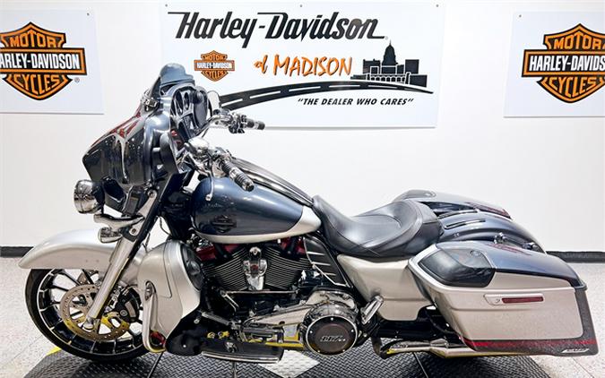 2019 Harley-Davidson CVO Street Glide FLHXSE 18,368 Miles Charred Steel & Lightning Silver