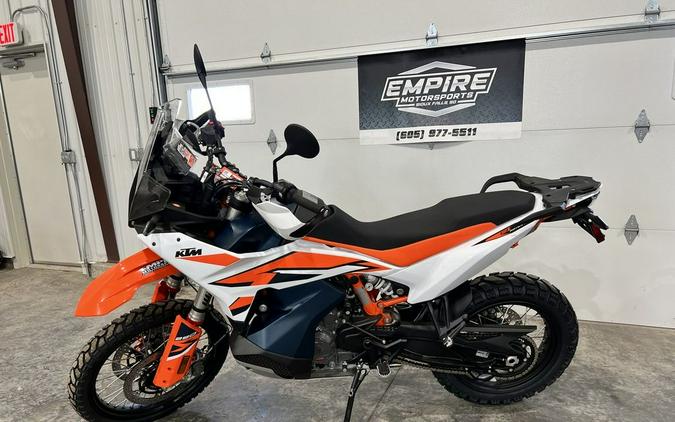 2023 KTM Adventure 890 R